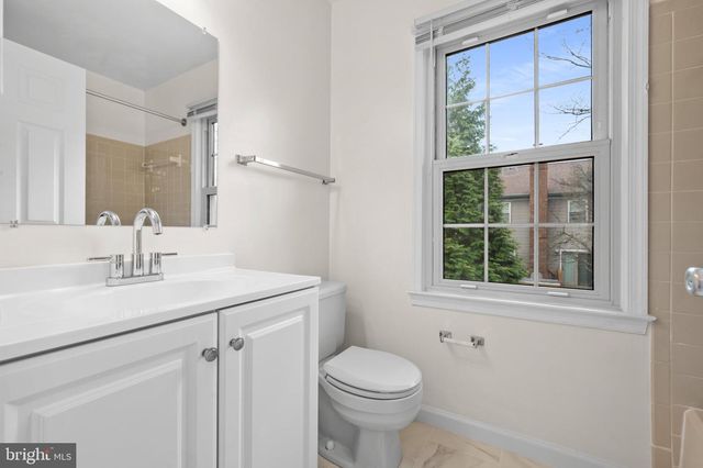 2880 KELLY SQ, Vienna, VA 22181