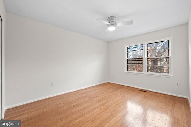 2880 KELLY SQ, Vienna, VA 22181