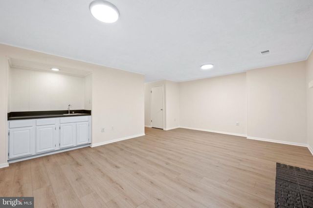 2880 KELLY SQ, Vienna, VA 22181