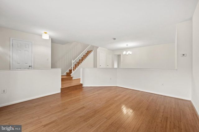 2880 KELLY SQ, Vienna, VA 22181