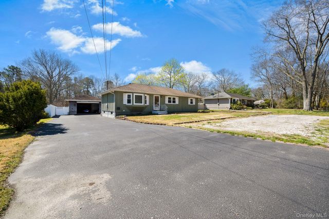 310 Jamaica Avenue, Medford, NY 11763