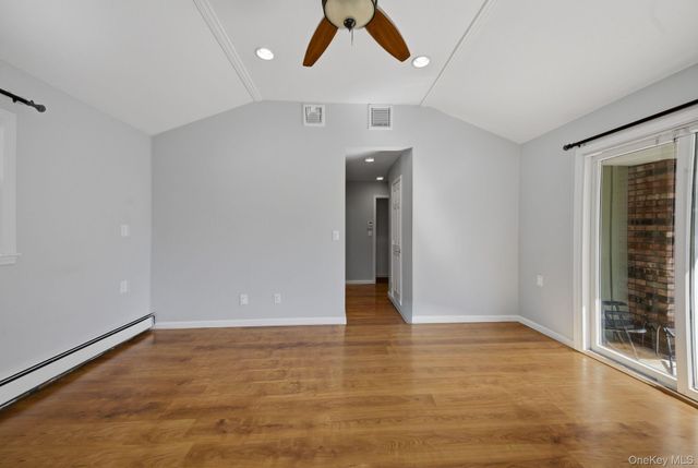 310 Jamaica Avenue, Medford, NY 11763