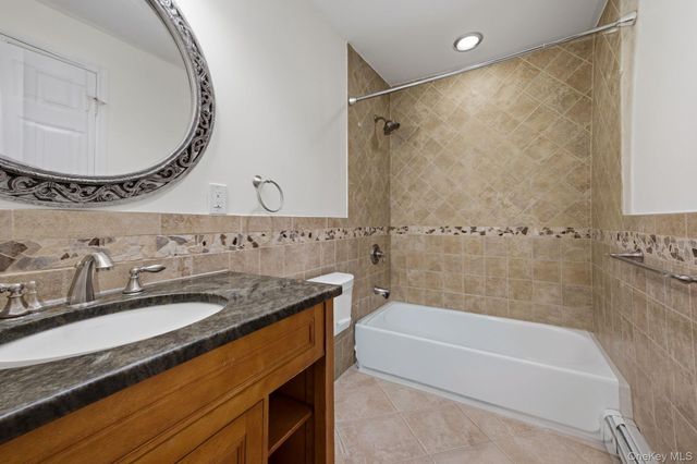 310 Jamaica Avenue, Medford, NY 11763