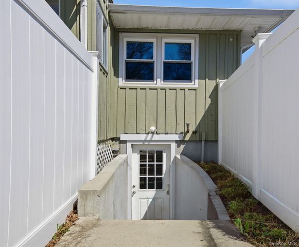 310 Jamaica Avenue, Medford, NY 11763