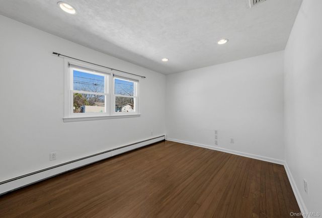 310 Jamaica Avenue, Medford, NY 11763