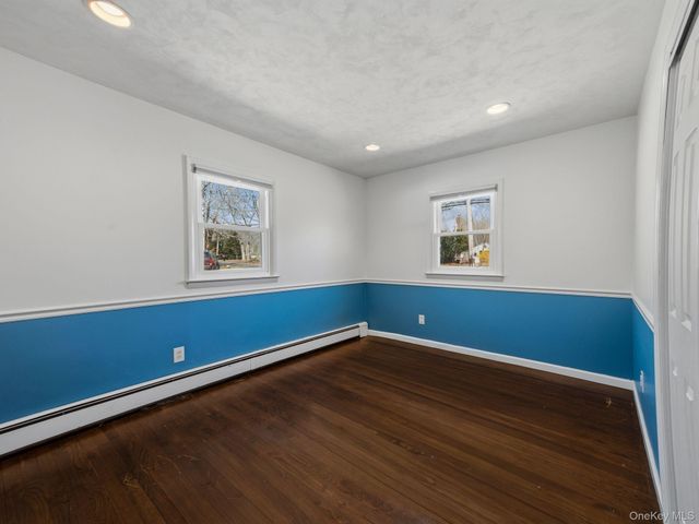 310 Jamaica Avenue, Medford, NY 11763