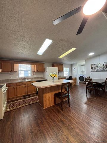 46 Bellwood, Swartz Creek, MI 48473