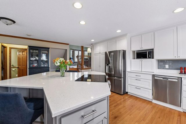 4424 Camelot Drive, Minnetonka, MN 55345