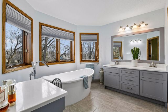 4424 Camelot Drive, Minnetonka, MN 55345