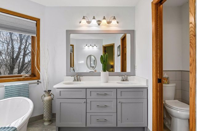 4424 Camelot Drive, Minnetonka, MN 55345