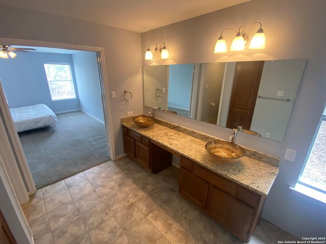 576 gallagher, Canyon Lake, TX 78133