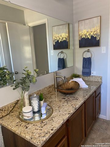 576 gallagher, Canyon Lake, TX 78133