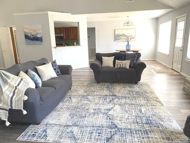 576 gallagher, Canyon Lake, TX 78133