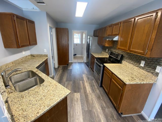 576 gallagher, Canyon Lake, TX 78133