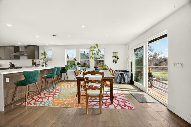 1583 Highway 234, Eagle Point, OR 97524