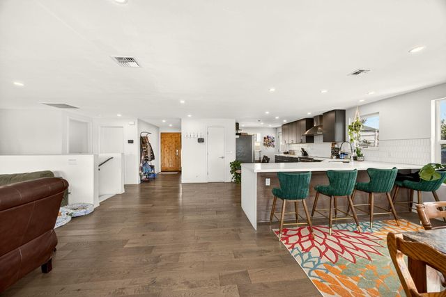 1583 Highway 234, Eagle Point, OR 97524