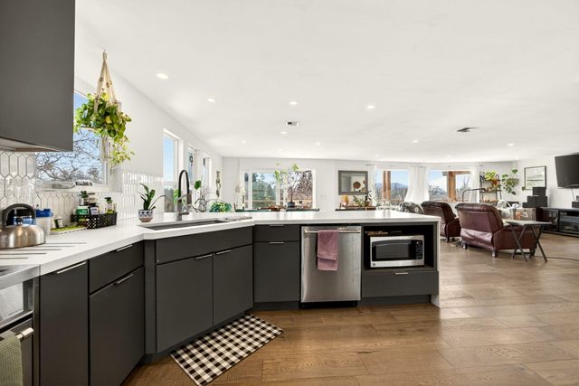 1583 Highway 234, Eagle Point, OR 97524