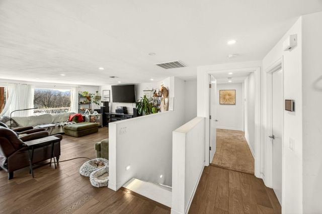 1583 Highway 234, Eagle Point, OR 97524