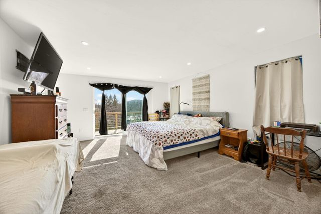 1583 Highway 234, Eagle Point, OR 97524