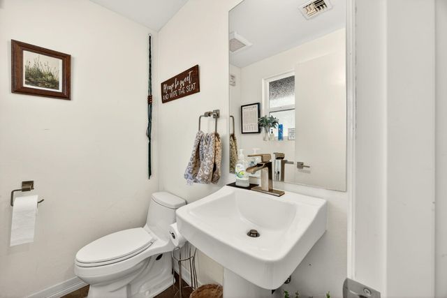 1583 Highway 234, Eagle Point, OR 97524