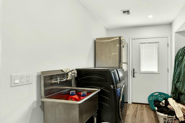 1583 Highway 234, Eagle Point, OR 97524