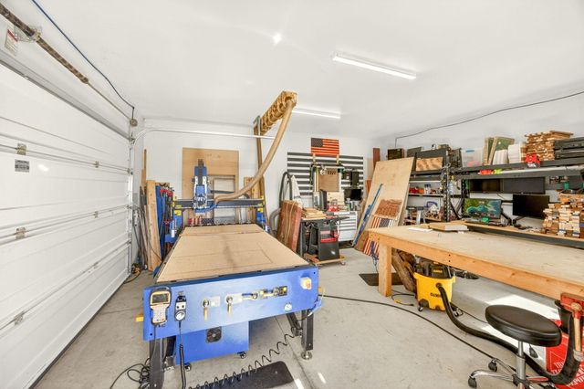 1583 Highway 234, Eagle Point, OR 97524