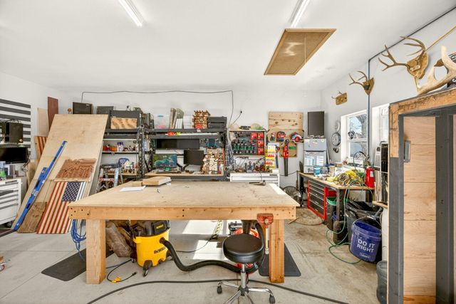 1583 Highway 234, Eagle Point, OR 97524