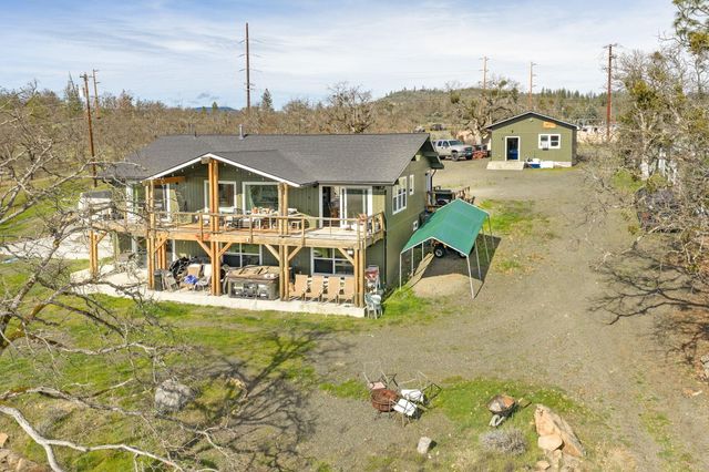 1583 Highway 234, Eagle Point, OR 97524