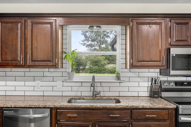 582 Pinewood Circle, Fort Oglethorpe, GA 30742