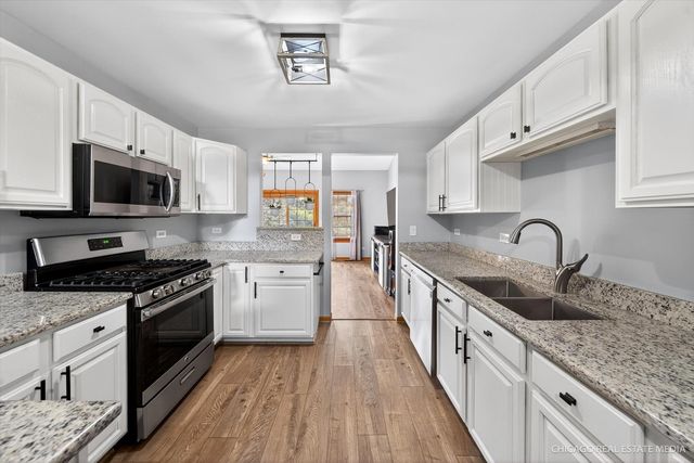 5802 Fieldstone Trail 5802, Mchenry, IL 60050