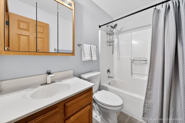 5802 Fieldstone Trail 5802, Mchenry, IL 60050