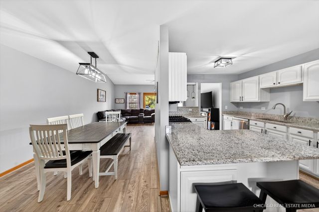 5802 Fieldstone Trail 5802, Mchenry, IL 60050