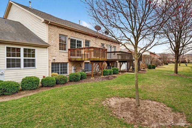 5802 Fieldstone Trail 5802, Mchenry, IL 60050