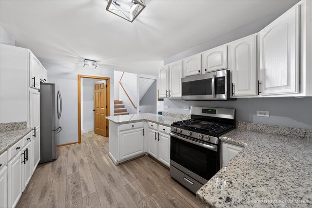 5802 Fieldstone Trail 5802, Mchenry, IL 60050