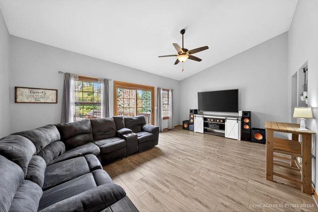 5802 Fieldstone Trail 5802, Mchenry, IL 60050