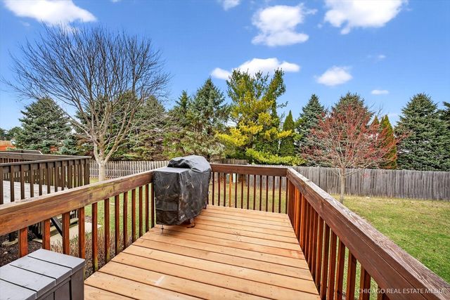 5802 Fieldstone Trail 5802, Mchenry, IL 60050