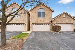 5802 Fieldstone Trail 5802, Mchenry, IL 60050
