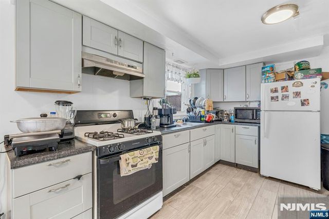 13 Allen Street 23, Passaic, NJ 07055