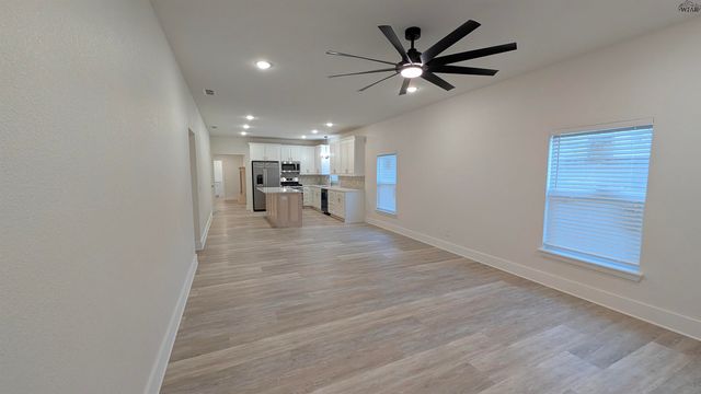 800 SHEPPARD ROAD, Burkburnett, TX 76354