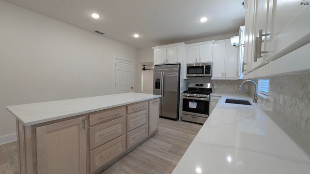 800 SHEPPARD ROAD, Burkburnett, TX 76354