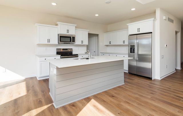 7011 Lincoln Circle, Johnston, IA 50131