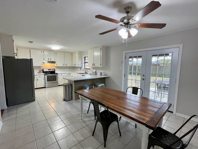 406 Louis Dr, Houma, LA 70364