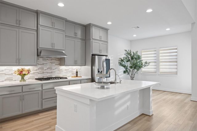 213 Great Lawn BND, Liberty Hill, TX 78642