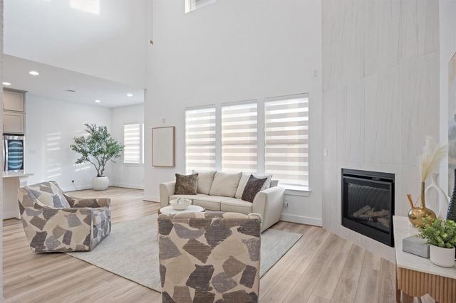 213 Great Lawn BND, Liberty Hill, TX 78642