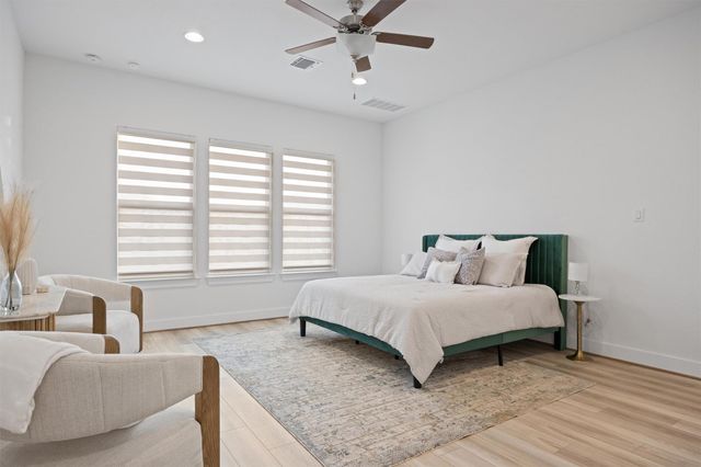 213 Great Lawn BND, Liberty Hill, TX 78642