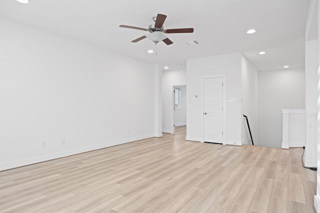 213 Great Lawn BND, Liberty Hill, TX 78642