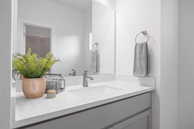 213 Great Lawn BND, Liberty Hill, TX 78642