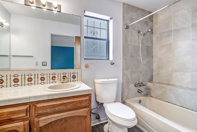 5319 Saratoga Drive NW, Albuquerque, NM 87120