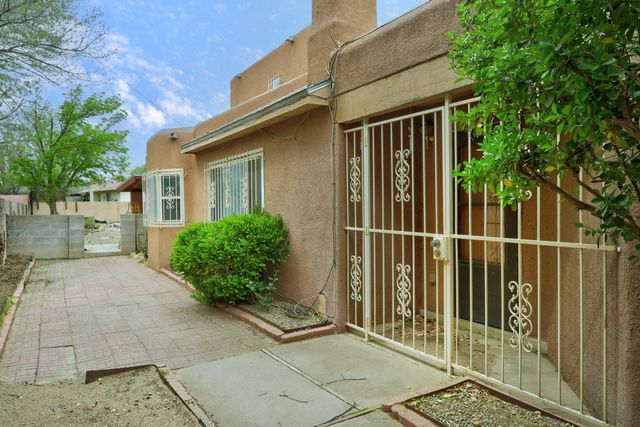 5319 Saratoga Drive NW, Albuquerque, NM 87120