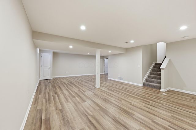 720 Weaver Ridge Drive, Marysville, OH 43040